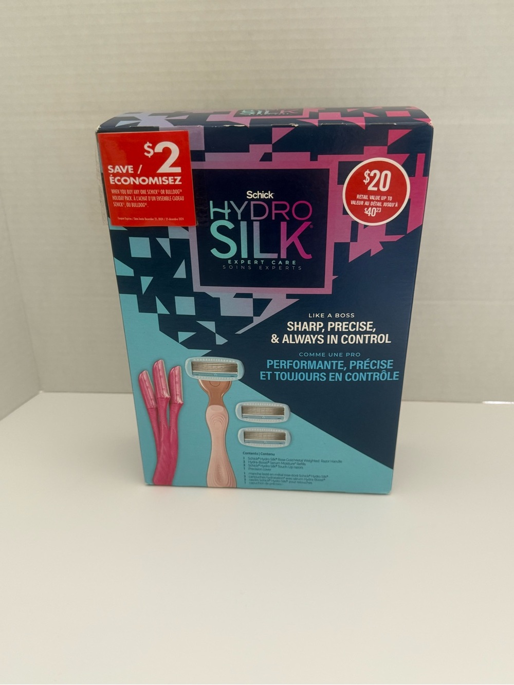 Shick Hydro Silk Razor Pack in Pink and Teal GIFT SET
